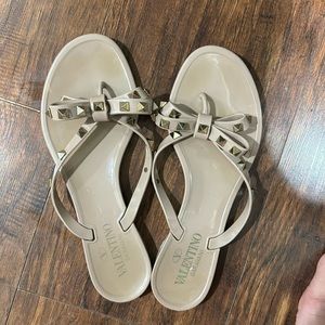 EUC Valentino Rockstud Sandals